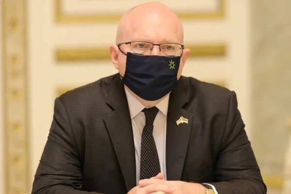 Philip Reeker sot në Tiranë, takime me Ramën dhe Bashën