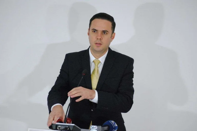 Abdixhiku: Autobusi nga Italia po vinte ilegalisht në Kosovë, është kthyer prapa në Kroaci