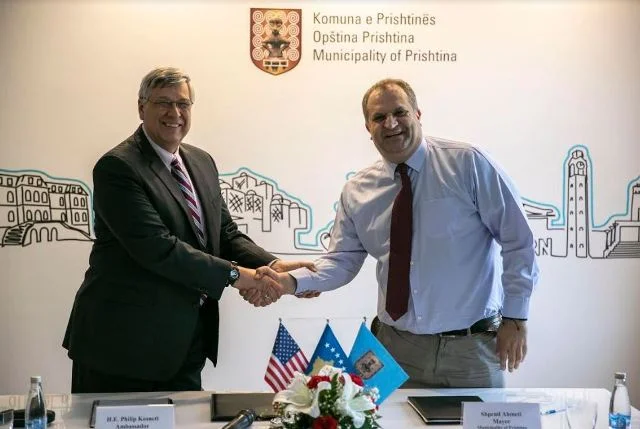 SHBA do të ndërtojë rezidencë në Prishtinë për ambasadorin e saj