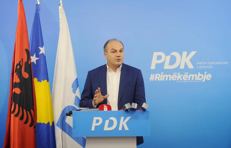 Hoxhaj: Në mbledhjen e djeshme të Kryesisë s’pati përkrahje për votimin e Osmanit për presidente