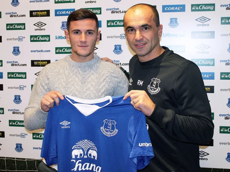 Ish-futbollisti i Evertonit aderon në PDK