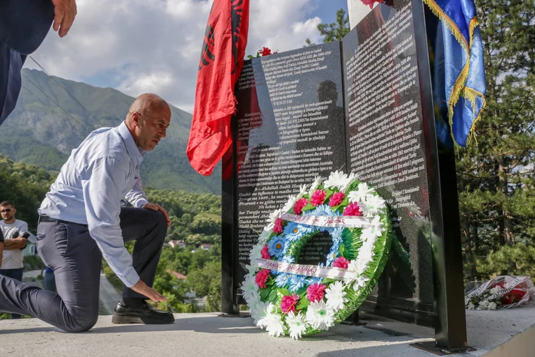 Haradinaj në Tropojë në shtëpinë ku qëndronin me Luanin