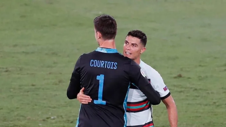 Çfarë i tha Ronaldo mbrëmë portierit të Belgjikës pas humbjes?