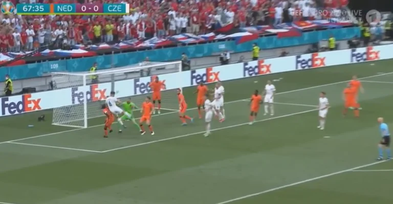 Chekhia lullour over Holland: Marks impressive air goal in Budapest