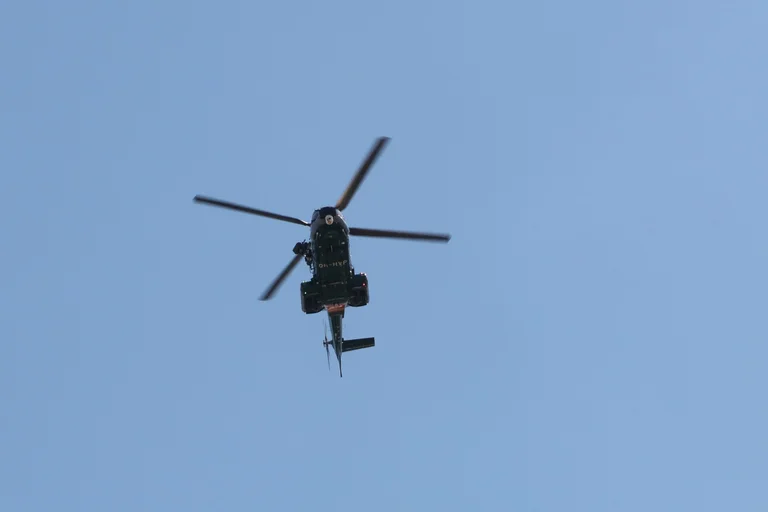 H.O.S. Präsidents Attentate, sein Hubschrauber angegriffen