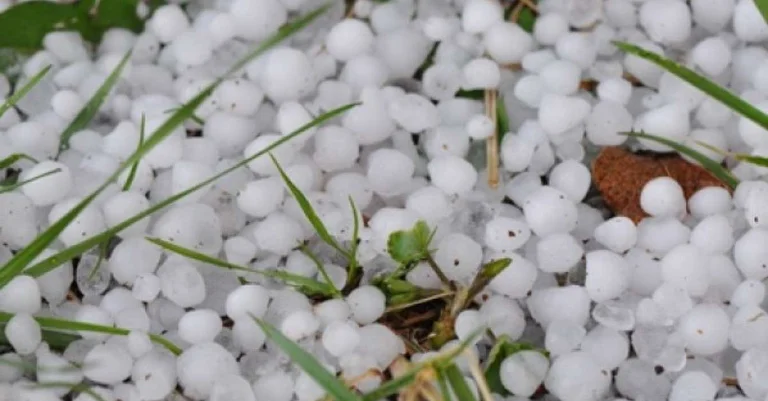 En Mitrovica pluie et grêle, voir images