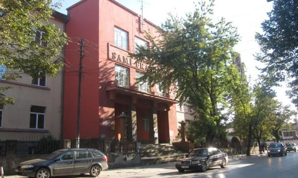 Matura test, due studenti sono catturati barare a “Sami Frasher
