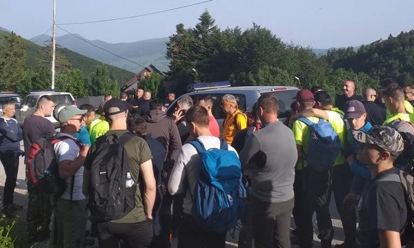 Aproximadamente 120 escaladores serbios no se les permite subir el Sharr Bjeshks