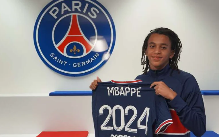 Mbppe a signé un nouveau contrat avec Paris