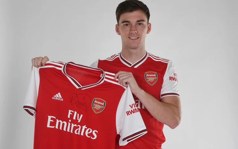 Officiel: Chieran Tierney a signé un nouveau contrat de cinq ans avec Arsenal