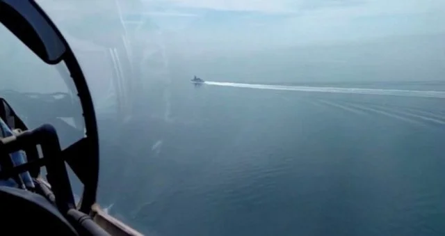 La Russia pubblica il momento in cui la nave British Black Sea (Video) pubblica