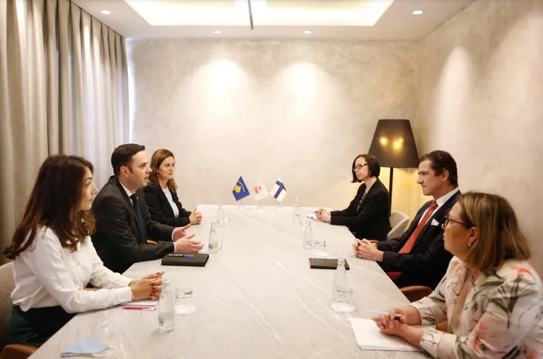 Abdixhiku, finnischer offizieller Gespräch über Kosovo-Serbien-Dialog, Visa