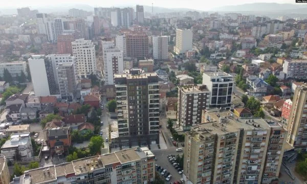 Encore plus de hausse des prix du logement au Kosovo: les constructeurs disent qu'il en coûte