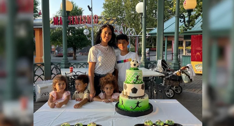 Georgina es severamente criticada en línea después de la pequeña fiesta de cumpleaños de Ronaldo