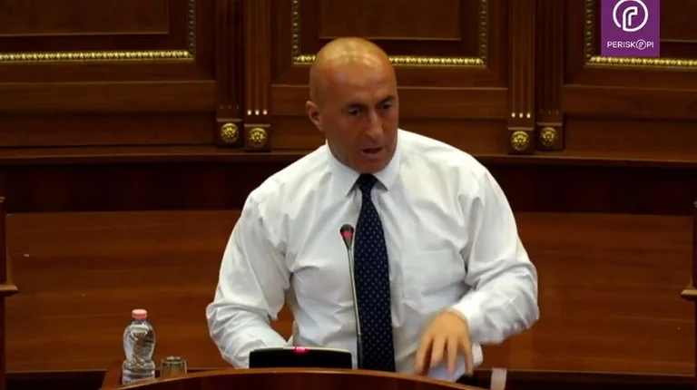 Haradinaj-Kurt: Arrête de tricher avec le dialogue, es-tu contre l'Association, montre-nous ce que tu penses