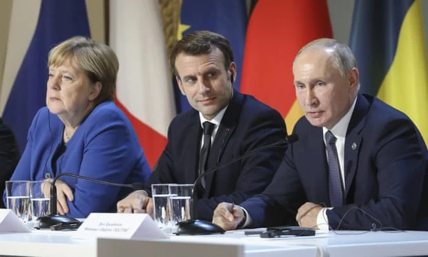 Makron Merkel larjen Putin, quiere invitarla a la cumbre de la UE