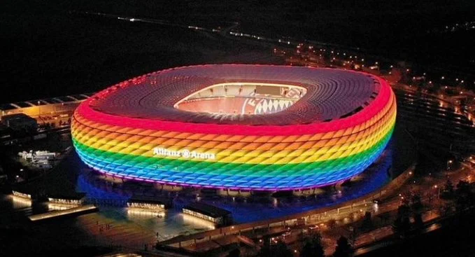 Sie wurden angeklagt, dass sie “homfobe”, das ist Uefa Reaktion.