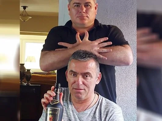 Un journaliste croate renommé salue les Serbes avec l'Albanais, CHAkenderbe