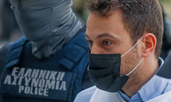 Dans “area VIP” de la célèbre prison, comment il a passé sa première nuit en cellule, le tueur de 20 ans