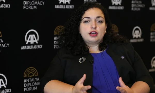 Vjosa Osmani raconte ce qu'Erdogan a dit à la Turquie