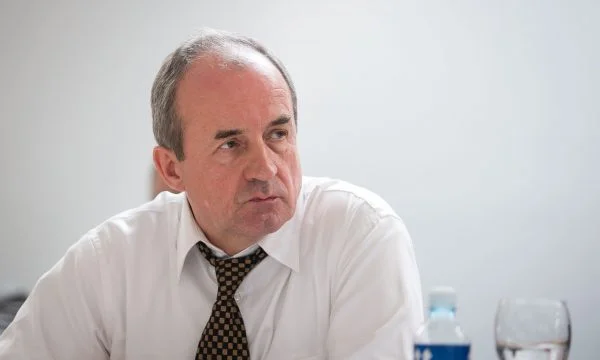 Analyse de Bugajski: la stabilité des Balkans recherche l'accord du Kosovo