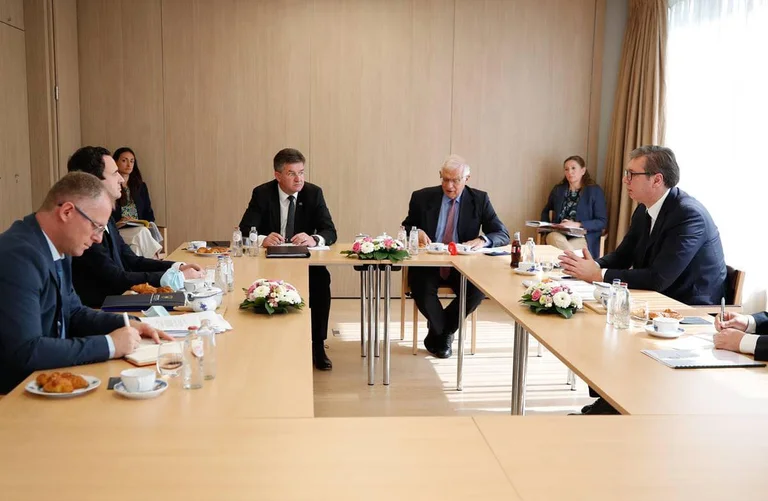 Deputetja e PDK-së pyet Kurtin se a do të raportoj në Kuvend për takimin me Vuçiqin