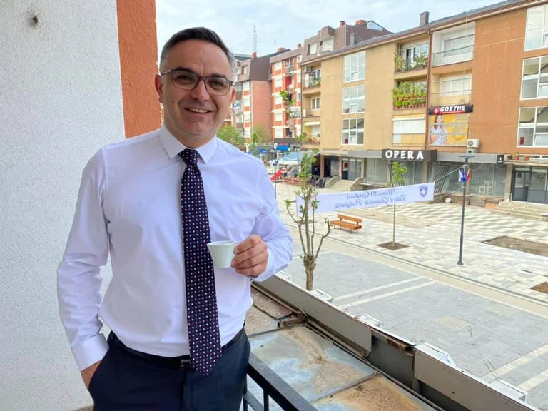 Besnik Tahiri hap zyrën për qytetarë: Zëri i tyre është çelësi i zgjidhjes së problemeve