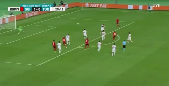 Xherdan Shaqiri shënon gol absolutisht spektakolar nga distanca – mrekulli e vërtetë