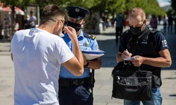 Vazhdon gjobitja e pjesëmarrësve në trafik, brenda 24 orëve 1 mijë e 437 tiketa