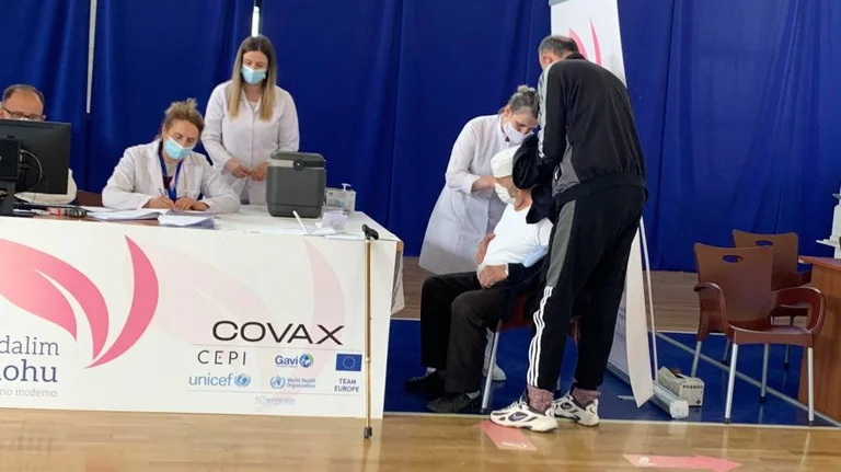 85 mijë e 300 persona të vaksinuar në Kosovë