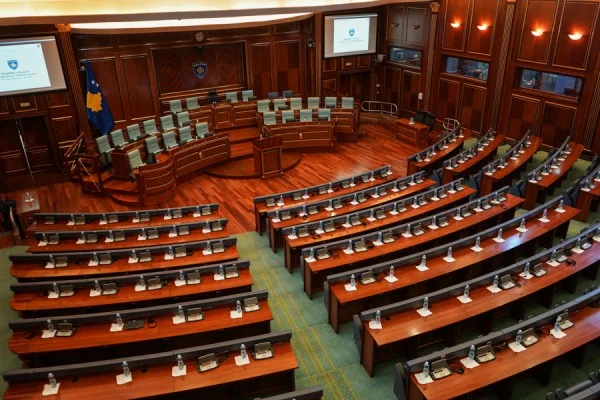 Javën e ardhshme dy seanca plenare: Njëra solemne, tjetra e rregullt