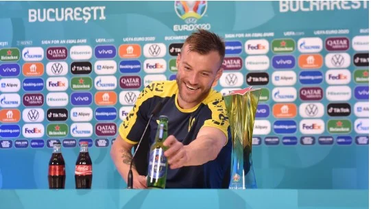 Yarmolenko vazhdon “sagën” merr pijet afër vetes: Coca Cola e Heineken, ju lutem më kontaktoni