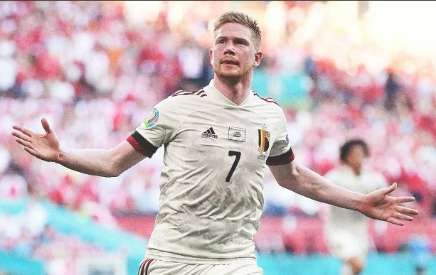 Mbyllet ndeshja mes Danimarkës dhe Belgjikës, me De Bruyne që riktheu lojën në favor të belgëve