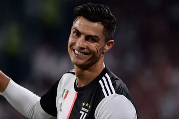 Cristiano Ronaldo assiste à l'artiste de réseautage social albanais