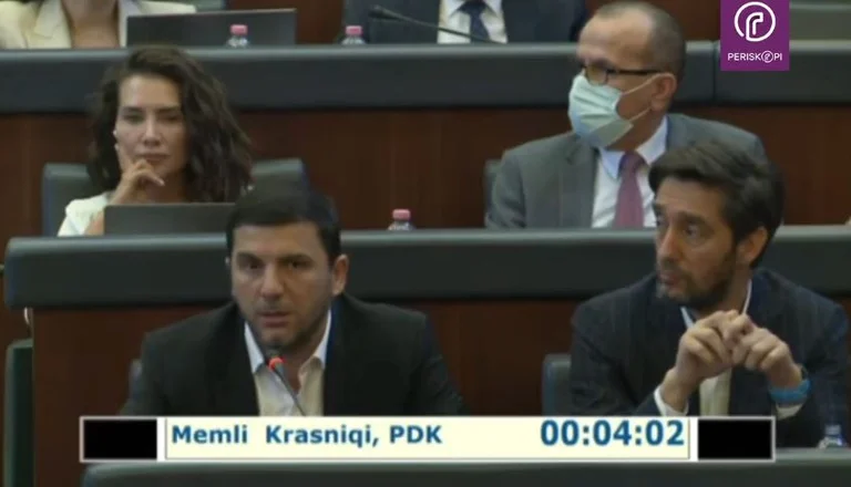 Memli Krasniqi uron bashkimin familjar të zv.kryeministrit Bislimi me nipin