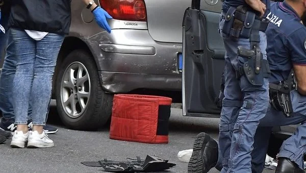 Bombë poshtë veturës së politikanit italian