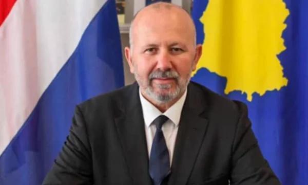 Vdes shoferi i Ambasadës së Kosovës në Hagë