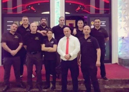 Lipjanasja që punoi 20 vjet si sigurim: Rrëfen si e futi një person nën veturë dhe si e siguroi ditëlindjen e Pacollit