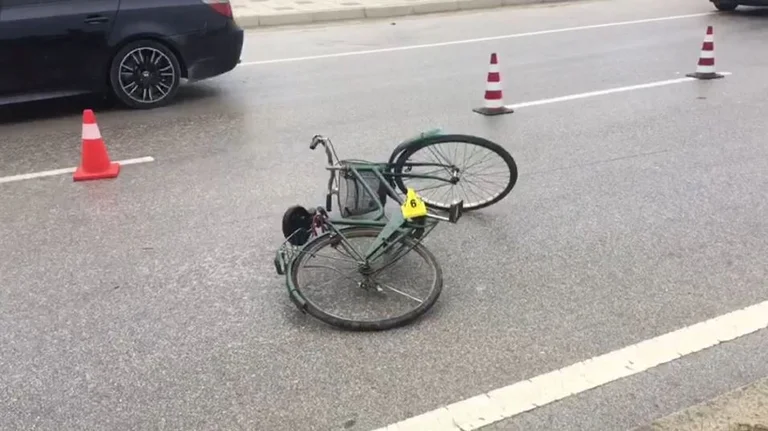 Aksident mes veturës dhe biçikletës në Prishtinë