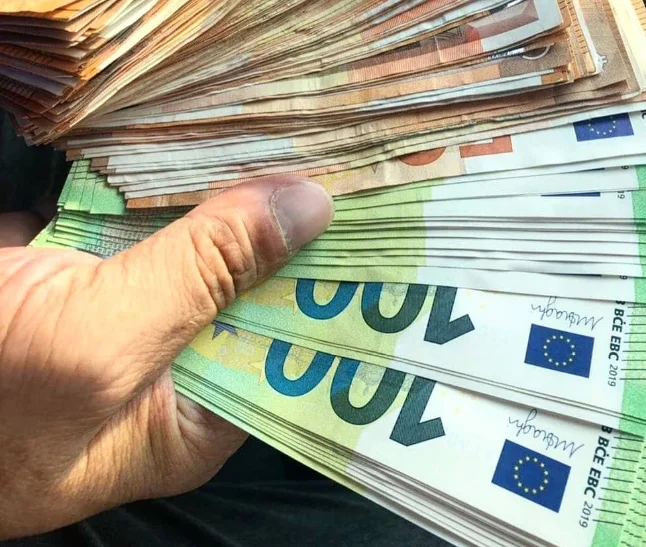 Which exiles carry more money to Kosovo?