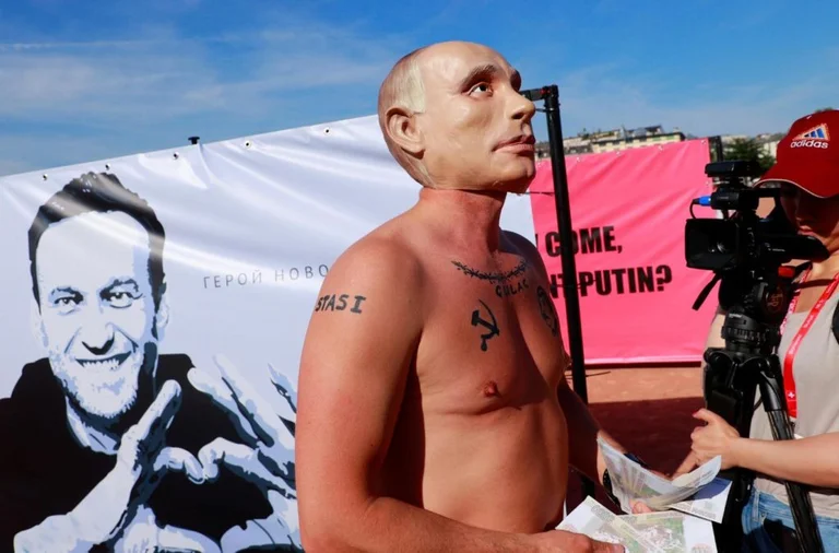 Një Vladimir Putin tepër i veçantë po qarkullon në Gjenevë…