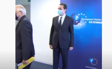 Kështu i priti Borrell Kurtin dhe Vuçiqin