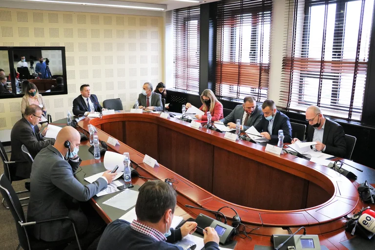 Kërkohet që procesi i zgjedhjes së Komisionerit për Informim dhe Privatësi të kthehet në pikën zero