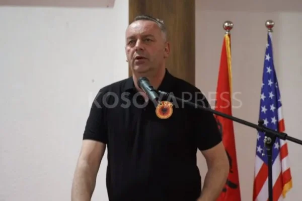 Dita e Çlirimit të Deçanit i dedikohet Thaçit, Veselit dhe të tjerëve që po mbahen në Hagë