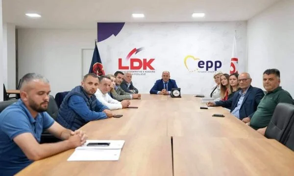 Ekrem Hyseni mbledh anëtarët e kryesisë së LDK-së, të njëjtit dje refuzuan Agim Veliun