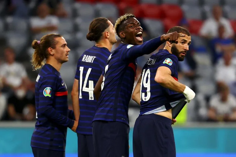 Pjesa e parë dominohet nga Kampionët e Botës, ky është rezultati momental në Allianz Arena