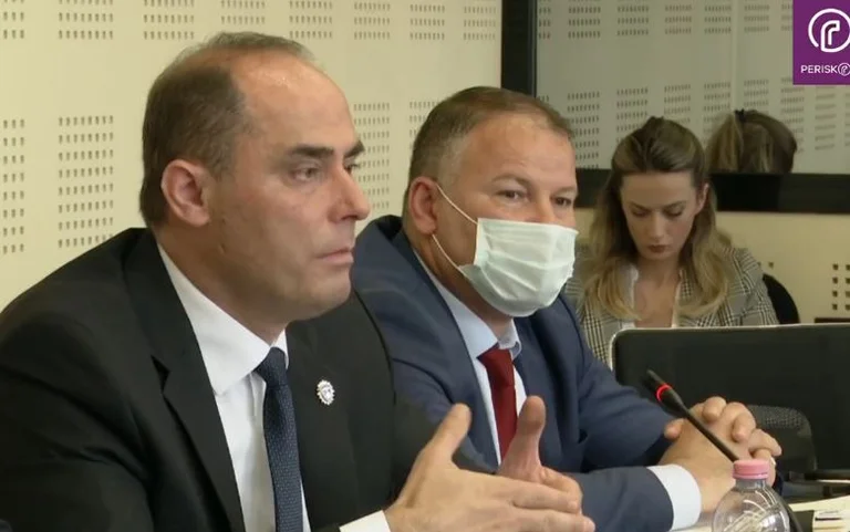 Deputeti i VV’së ankohet në Policinë e Kosovës, drejtori i thotë se secili do marrë atë që e meriton