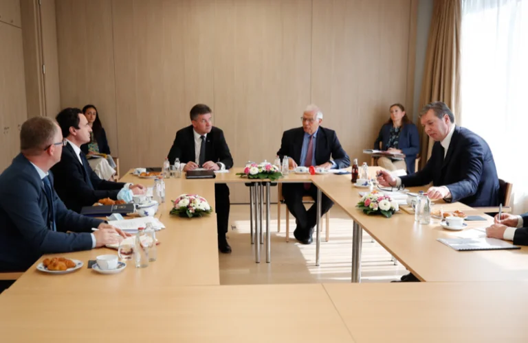 Lajmërohet Borrell: Dialogu solli rezultate të rëndësishme për qytetarët e Serbisë dhe Kosovës