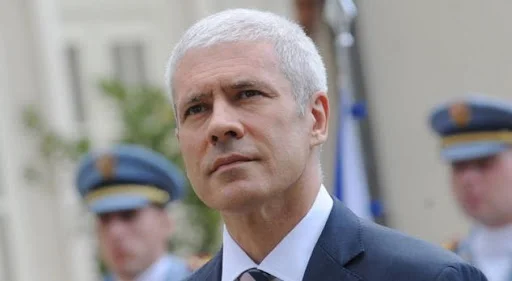 Tadiq thotë se Vuçiq e Sheshel janë inspiruesit e grafiteve ku kërcënohej me vdekje