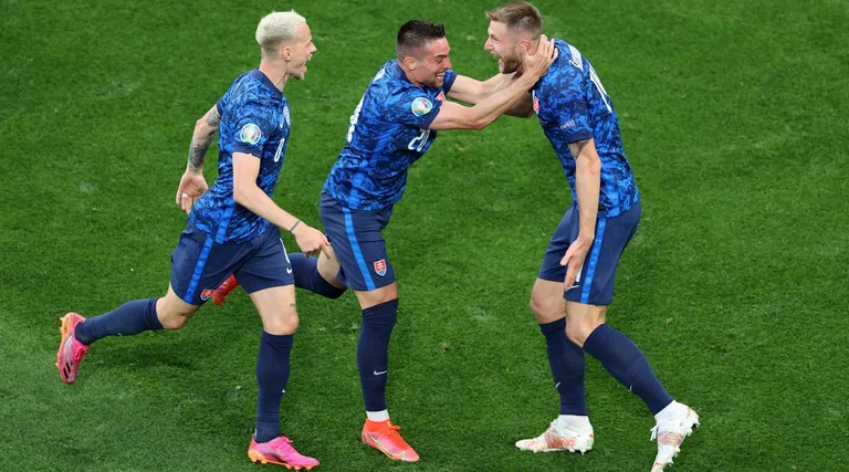 As Lewandowski nuk i kryen punë Polonisë, mposhtet nga Sllovakia